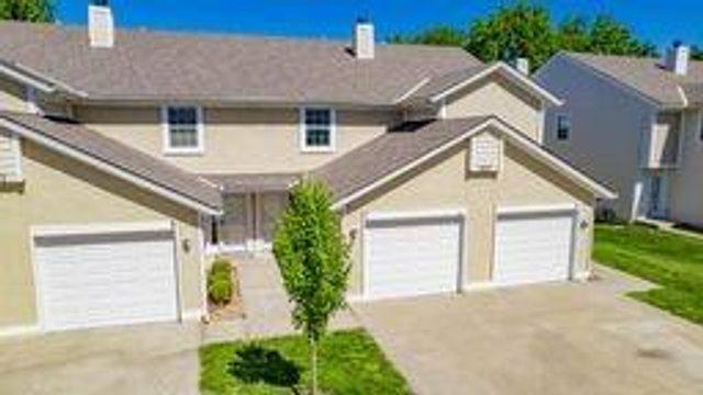 4612 NE Whispering Winds Drive C, Lee's Summit, MO 64064