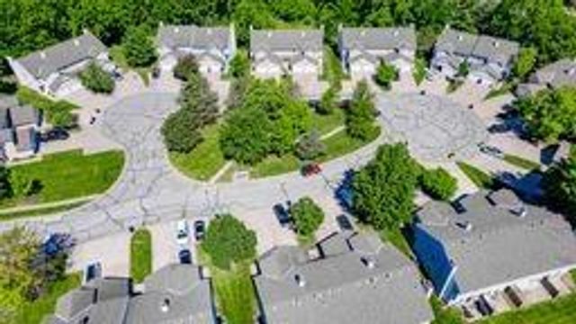 4612 NE Whispering Winds Drive C, Lee's Summit, MO 64064