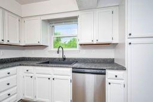 4612 NE Whispering Winds Drive C, Lee's Summit, MO 64064
