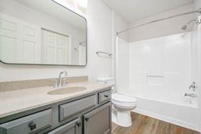 4612 NE Whispering Winds Drive C, Lee's Summit, MO 64064