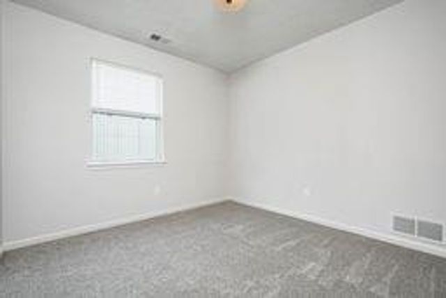 4612 NE Whispering Winds Drive C, Lee's Summit, MO 64064