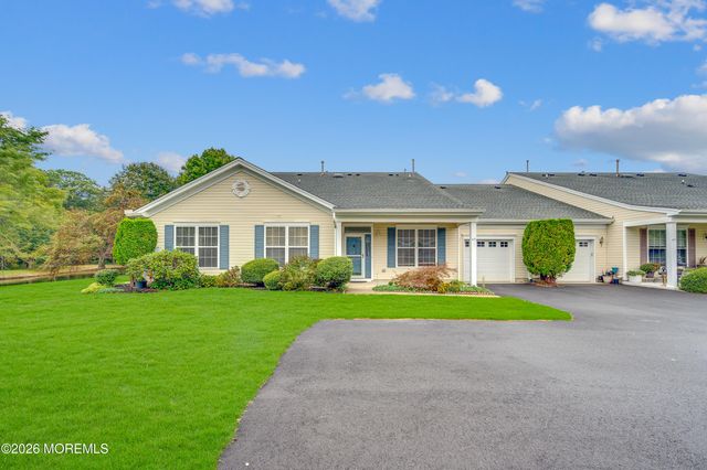65 Golden Willows Avenue, Lakewood, NJ 08701
