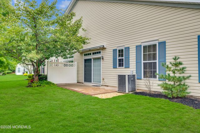 65 Golden Willows Avenue, Lakewood, NJ 08701