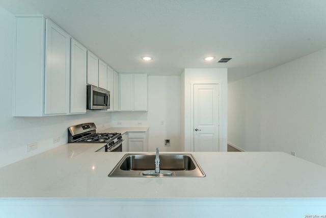 10839 Bernal Cove, San Antonio, TX 78224