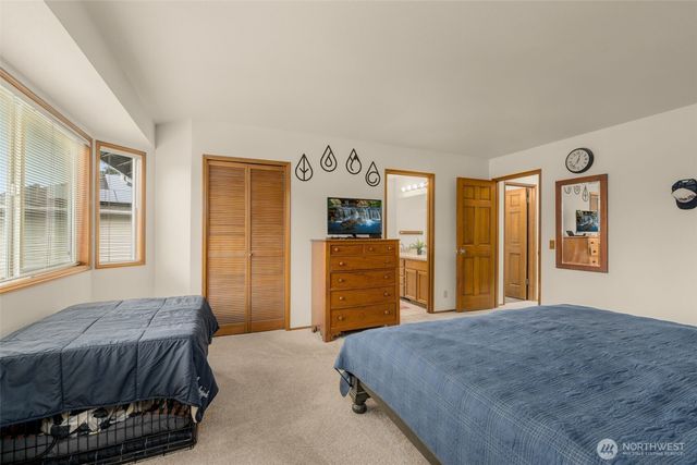 16619 71st Place W, Lynnwood, WA 98037