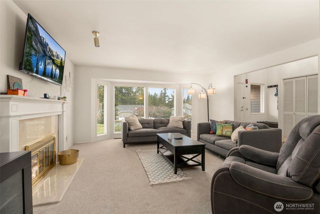 16619 71st Place W, Lynnwood, WA 98037