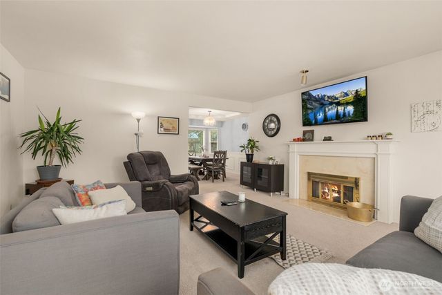 16619 71st Place W, Lynnwood, WA 98037