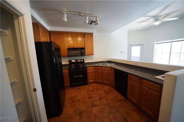 10245 South Maryland Parkway 204, Las Vegas, NV 89183