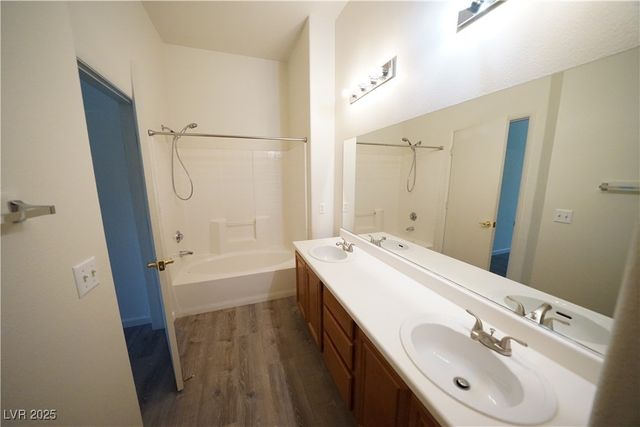 10245 South Maryland Parkway 204, Las Vegas, NV 89183