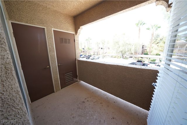 10245 South Maryland Parkway 204, Las Vegas, NV 89183