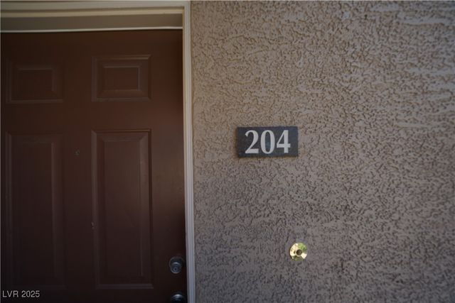 10245 South Maryland Parkway 204, Las Vegas, NV 89183