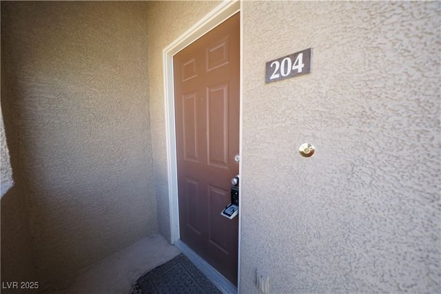 10245 South Maryland Parkway 204, Las Vegas, NV 89183