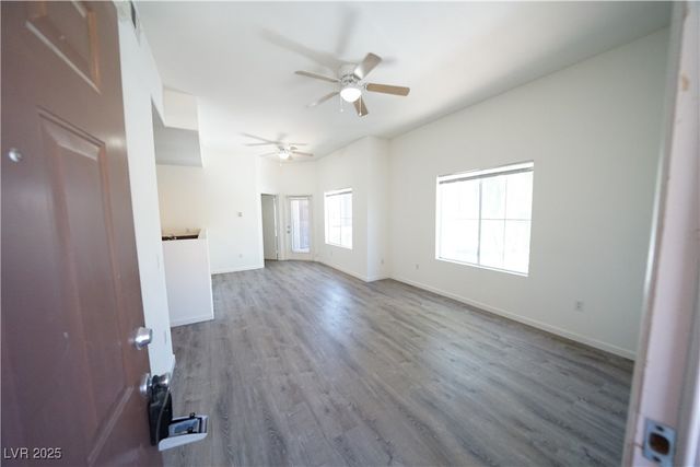 10245 South Maryland Parkway 204, Las Vegas, NV 89183