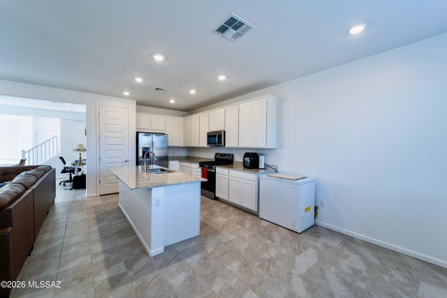 6721 E Via De Ayate, Tucson, AZ 85756