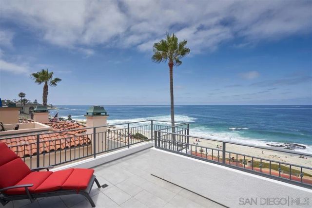 6911 Neptune Pl, La Jolla, CA 92037
