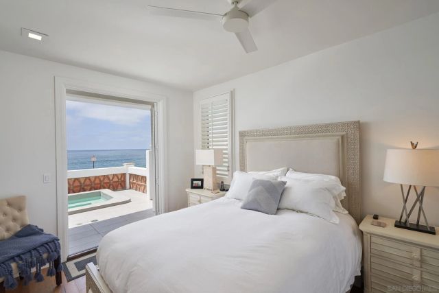 6911 Neptune Pl, La Jolla, CA 92037