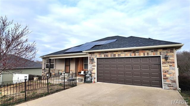 110 Sandstone Drive, St Robert, MO 65584
