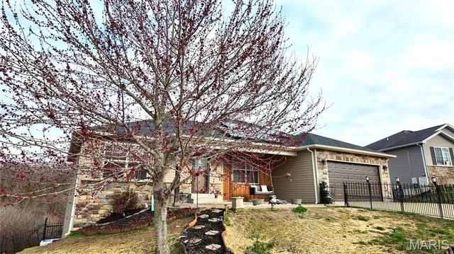 110 Sandstone Drive, St Robert, MO 65584