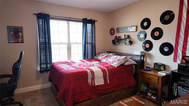 110 Sandstone Drive, St Robert, MO 65584