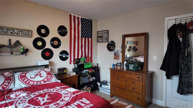 110 Sandstone Drive, St Robert, MO 65584