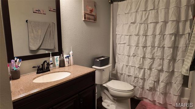 110 Sandstone Drive, St Robert, MO 65584