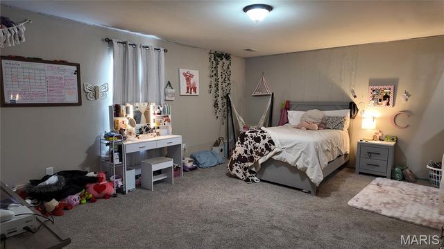 110 Sandstone Drive, St Robert, MO 65584