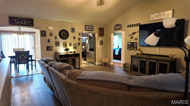 110 Sandstone Drive, St Robert, MO 65584