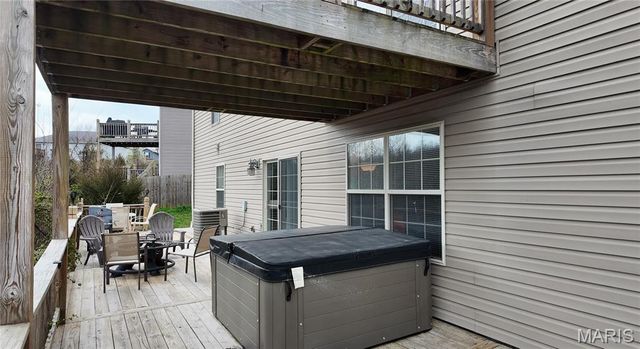 110 Sandstone Drive, St Robert, MO 65584