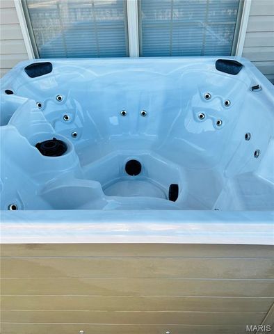 110 Sandstone Drive, St Robert, MO 65584