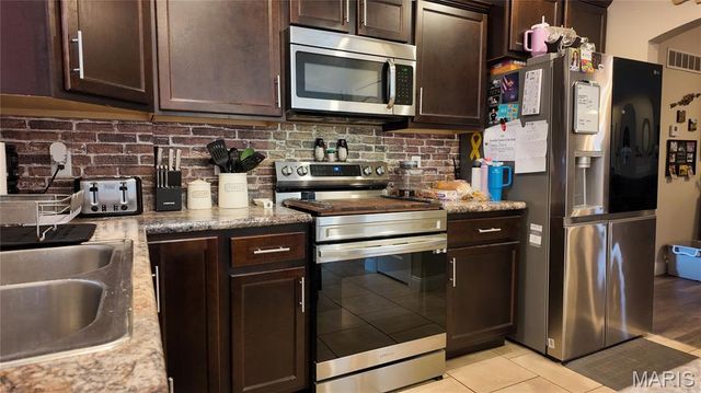 110 Sandstone Drive, St Robert, MO 65584