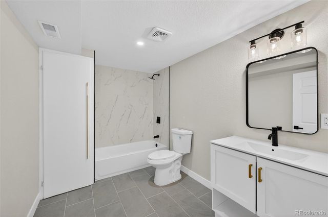 150 E 49th Avenue, Denver, CO 80216