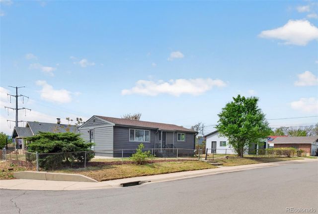 150 E 49th Avenue, Denver, CO 80216