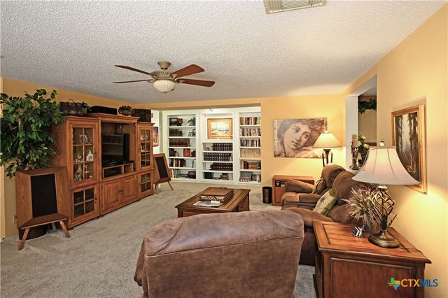 762 Pinehurst Drive, New Braunfels, TX 78130