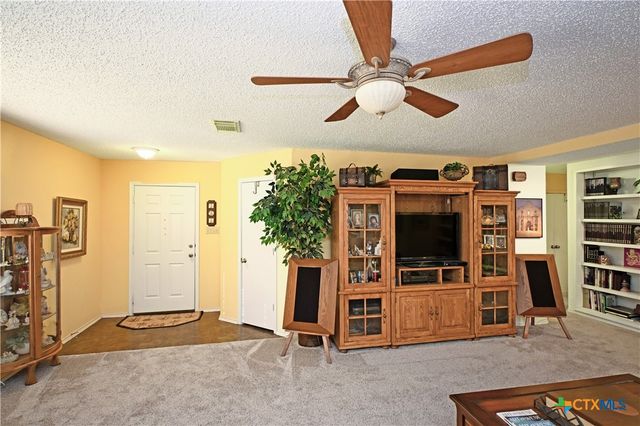 762 Pinehurst Drive, New Braunfels, TX 78130
