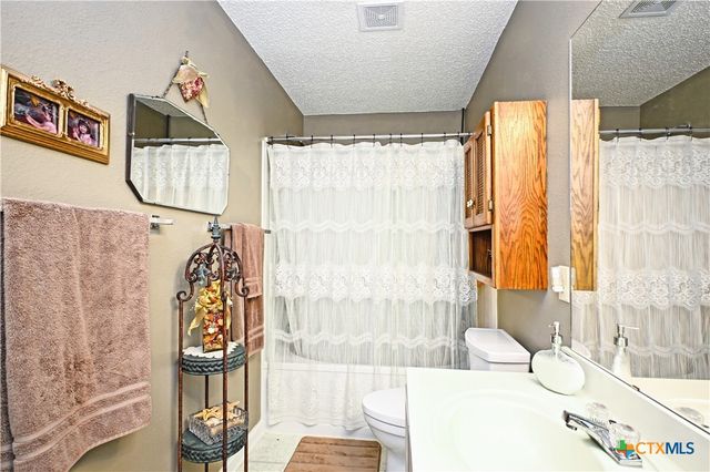 762 Pinehurst Drive, New Braunfels, TX 78130
