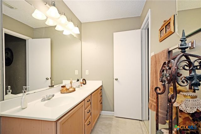 762 Pinehurst Drive, New Braunfels, TX 78130