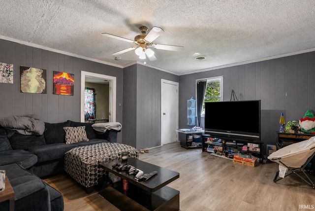 2805 Fairoak Drive, Fort Wayne, IN 46809