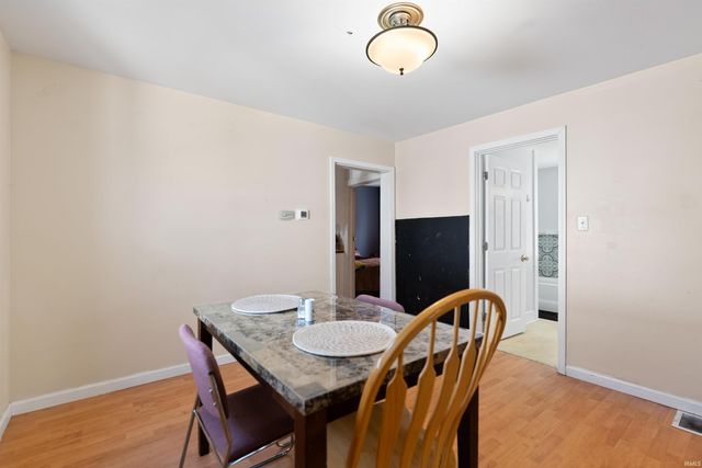 2805 Fairoak Drive, Fort Wayne, IN 46809