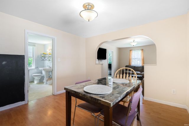 2805 Fairoak Drive, Fort Wayne, IN 46809