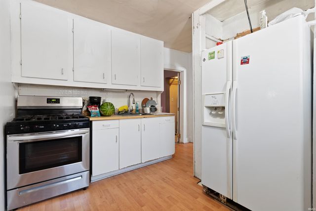 2805 Fairoak Drive, Fort Wayne, IN 46809