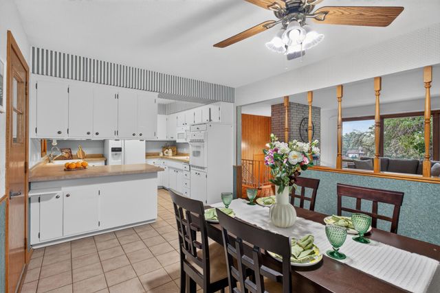 724 E 152nd Street, Burnsville, MN 55306