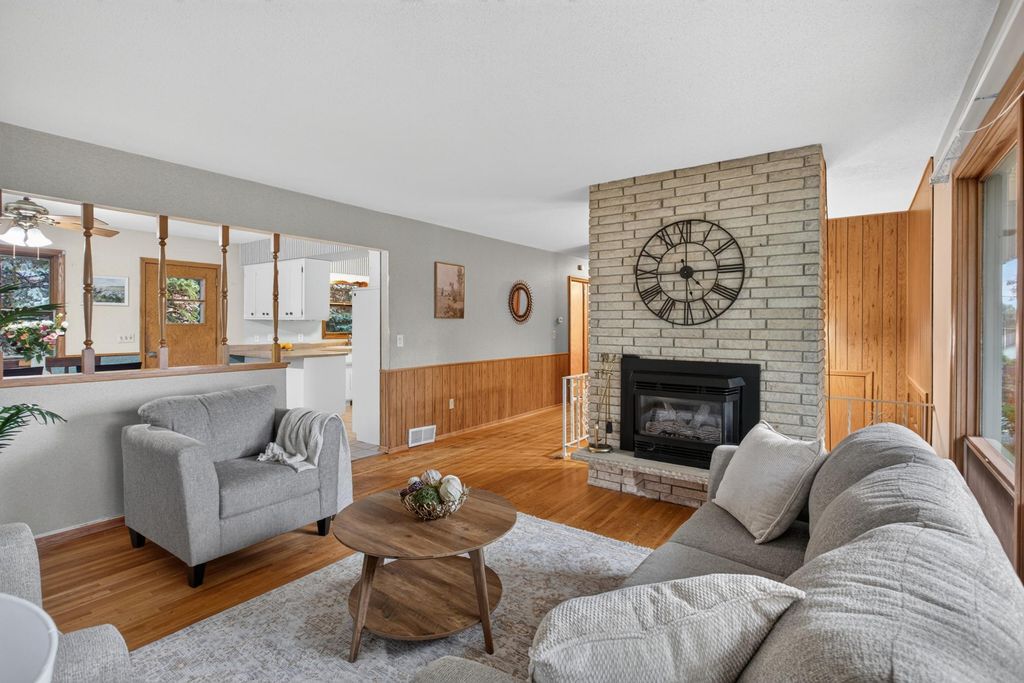 724 E 152nd Street, Burnsville, MN 55306 — photo 3