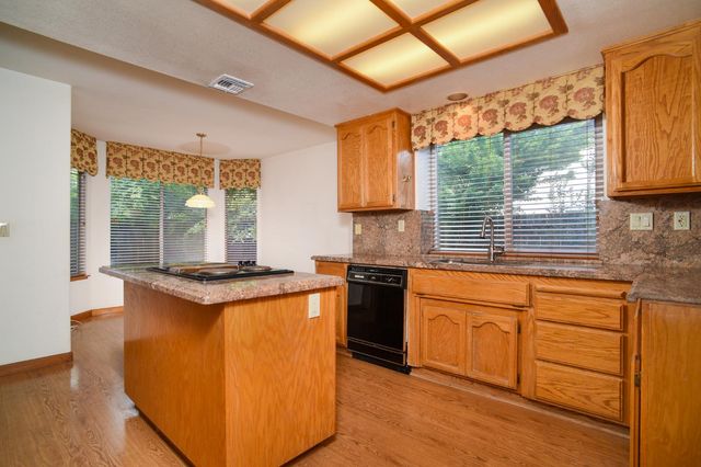 5624 Montclair Cir, Rocklin, CA 95677