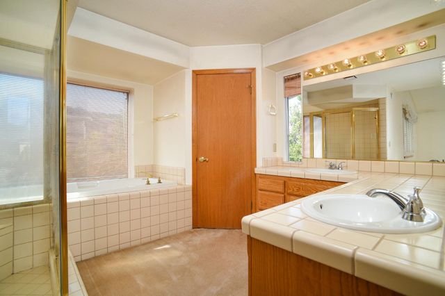 5624 Montclair Cir, Rocklin, CA 95677