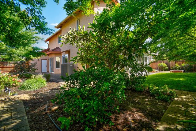 5624 Montclair Cir, Rocklin, CA 95677