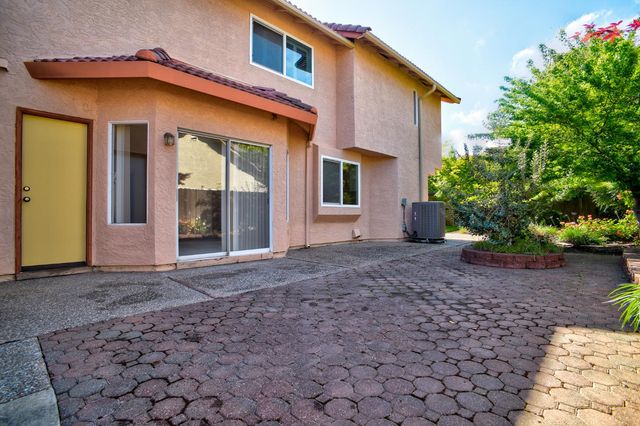 5624 Montclair Cir, Rocklin, CA 95677