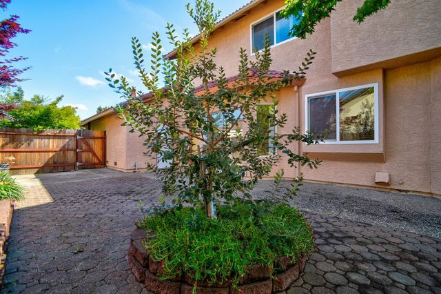 5624 Montclair Cir, Rocklin, CA 95677