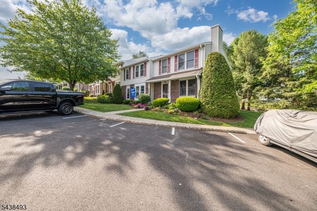 2 Liberty Ln, Franklin Boro, NJ 07416