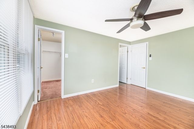 2 Liberty Ln, Franklin Boro, NJ 07416
