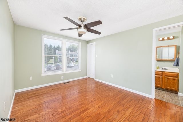 2 Liberty Ln, Franklin Boro, NJ 07416